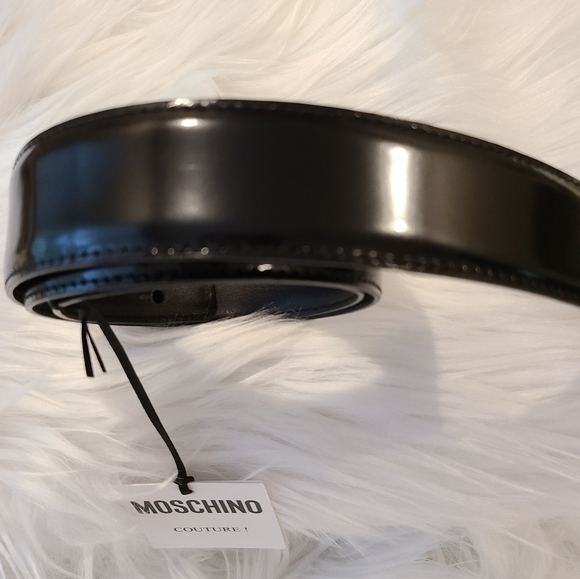 🚫SOLD⛔️MOSCHINO LOGO PLAGUE LEATHER BELT - Picture 4 of 9